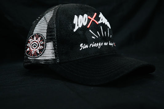 100x100to Sin Riesgo Suede trucker cap