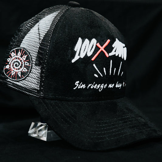 100x100to Sin Riesgo Suede trucker cap